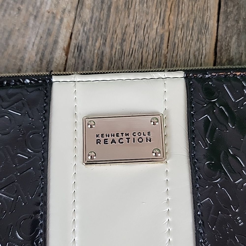 Kenneth Cole Reaction wristlet - Picture 2 of 8